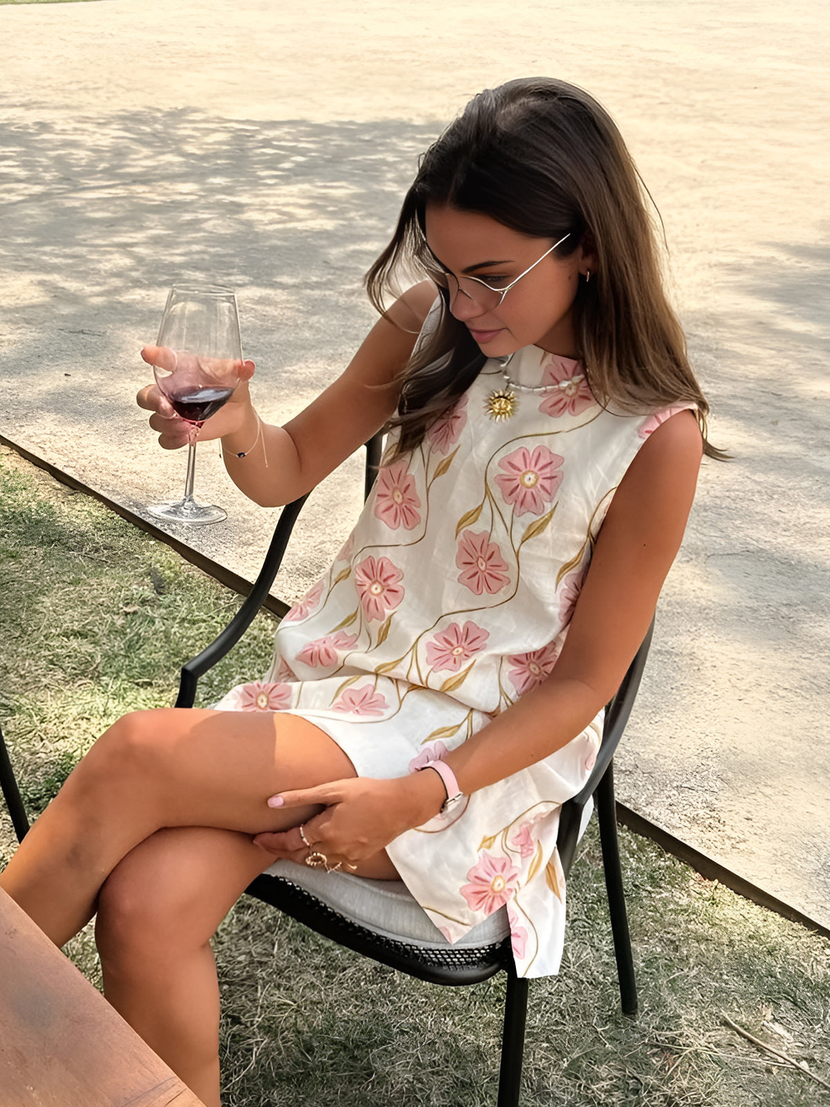 Divine | Mouwloos mini jurkje met romantische print